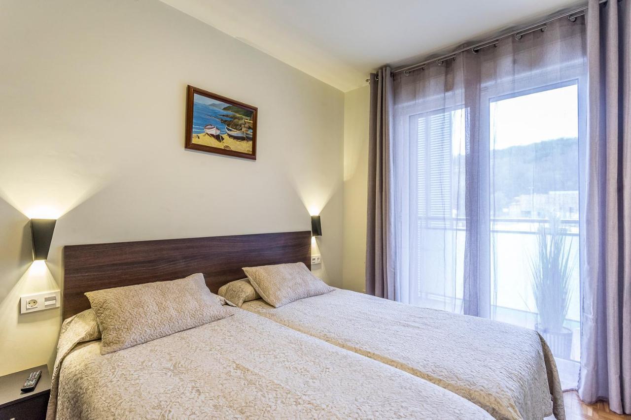 Paseo Antzieta 31. 1e Apartament *